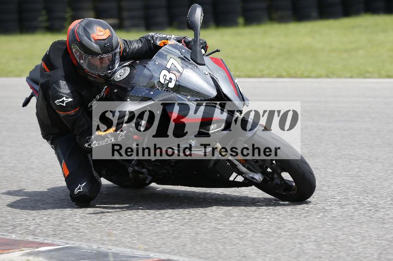 /Archiv-2024/29 12.06.2024 MOTO.CH Track Day ADR/Gruppe gelb/37